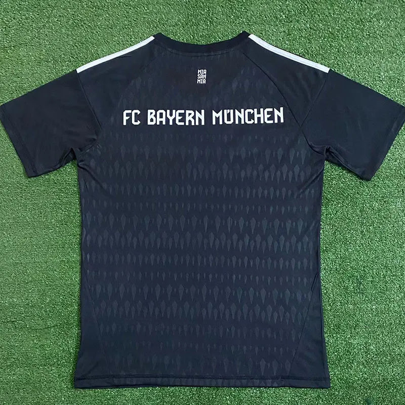 23-24 Camiseta Bayern Black Portero Fan Version