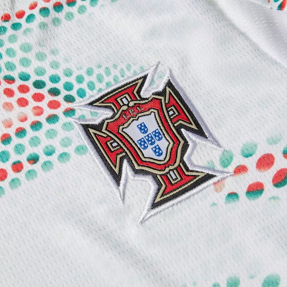 2025 Uniforme Portugal Visita Niños