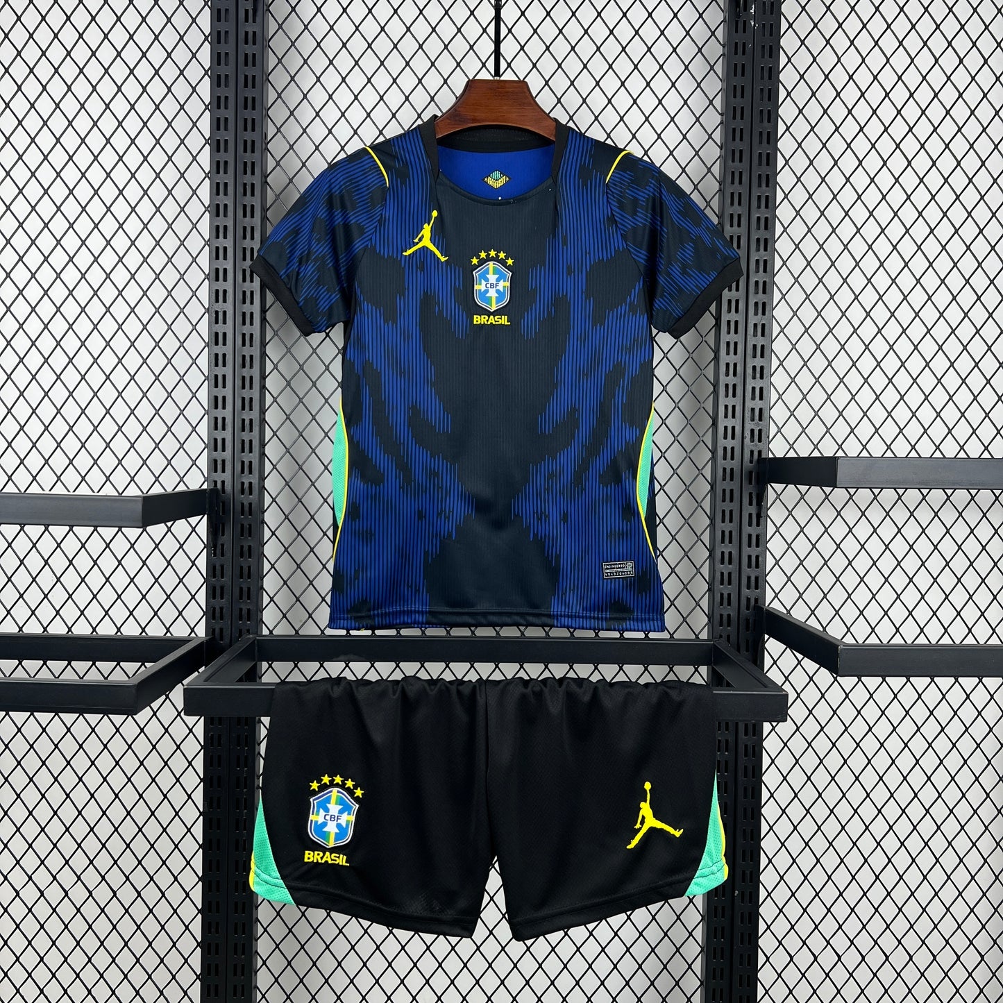 2026 Uniforme Brasil Visita Niños